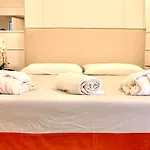 Raffaella Home